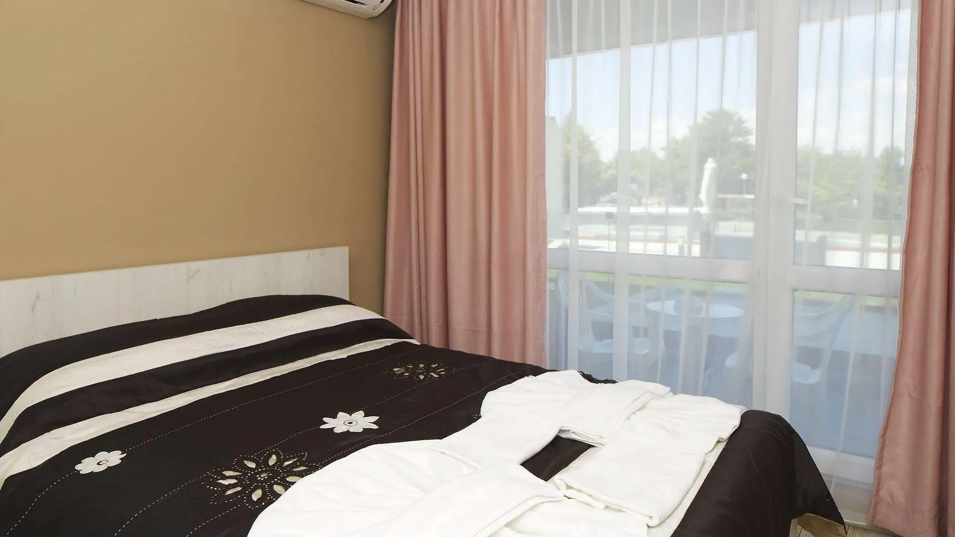 Aparthotel Paradiso 4*, Nesebar Bulgaria