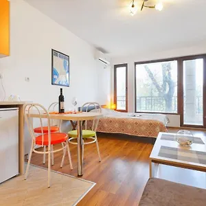 Студио Ларина Apartament